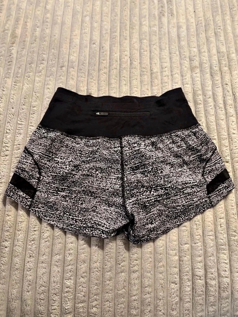 lululemon Pace Perfect Short Black & White 3”